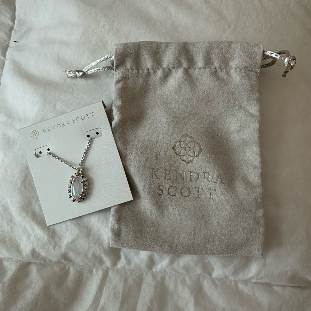 *NWT* Kendra Scott | Silver Necklace with Opalescent Pendant
